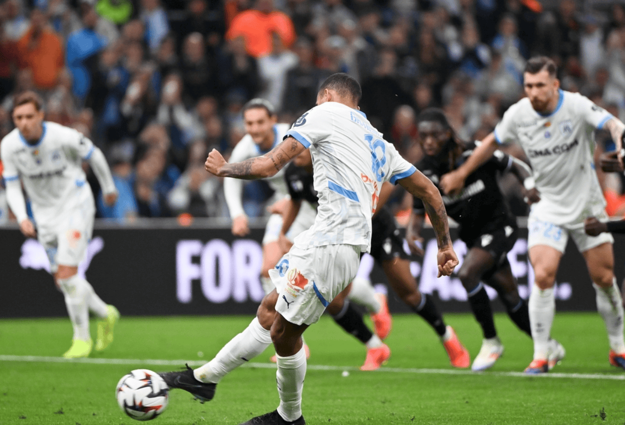 巴黎圣日耳曼连续三轮零封对手，防守稳固的简单介绍