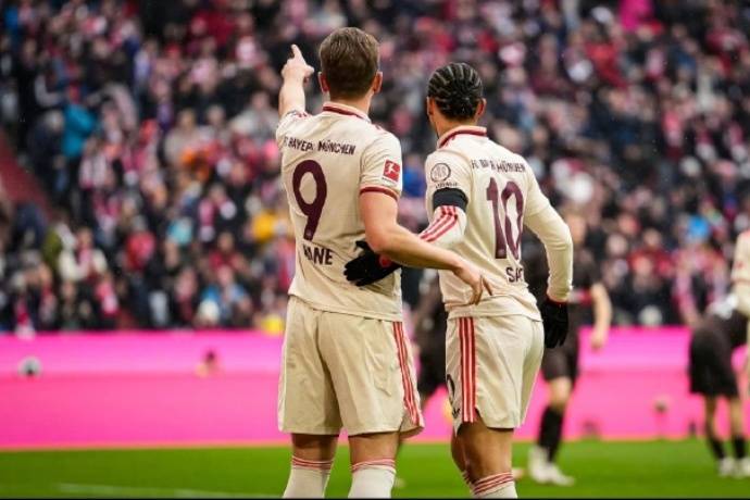 包含卫冕之路，拜仁慕尼黑再胜一仗稳坐榜首的词条