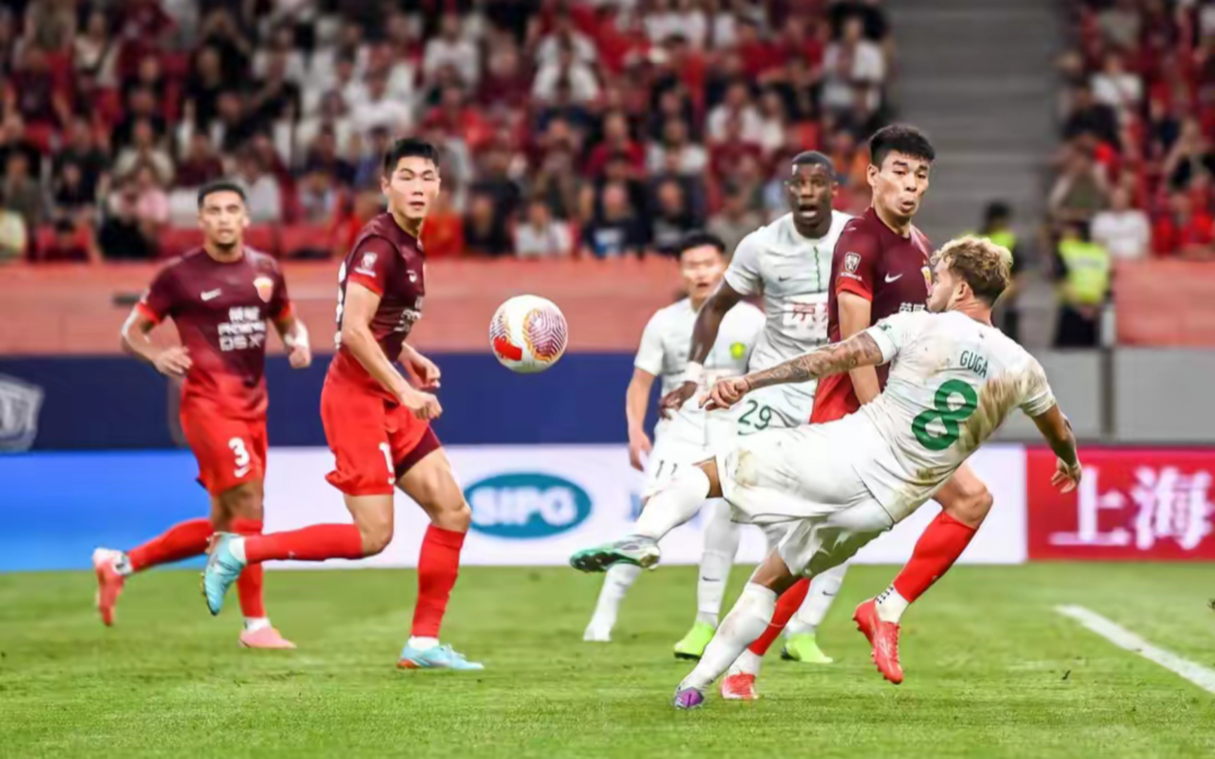 关于国安五连胜继续领跑积分榜，巴萨主帅陷下课危机！的信息