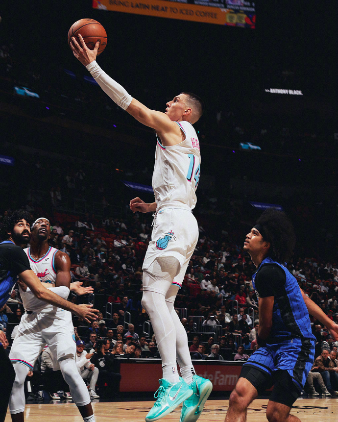 关于巴特勒新星势不可挡表现惊艳，热火未来可期！的信息